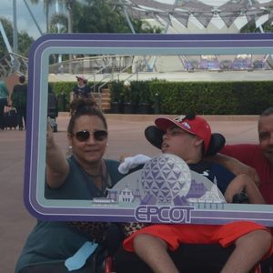 Meet your Posher, Damaris